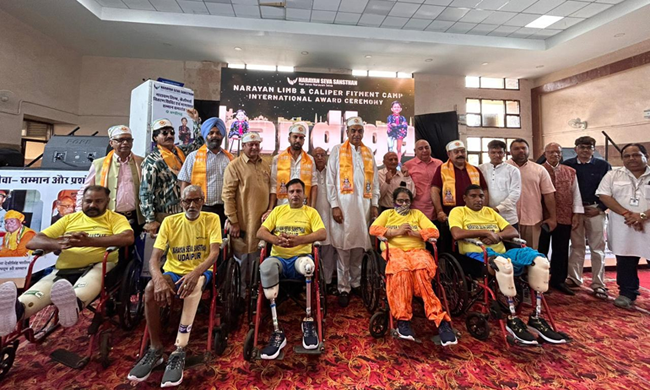 Sanjay Tandon Distributes Artificial Limbs and Calipers to Differently-Abled Individuals